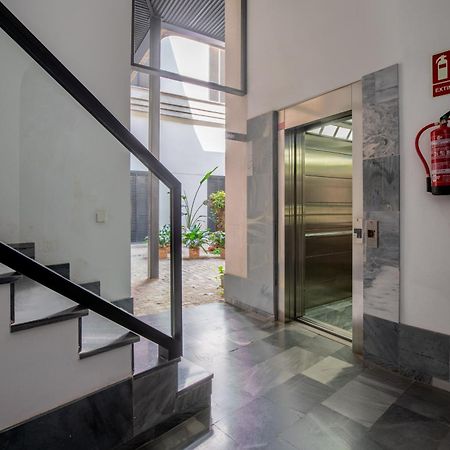 Ry Aparcamiento Incluido Junto A Catedral Ideal Parejas Sevilla Exterior foto